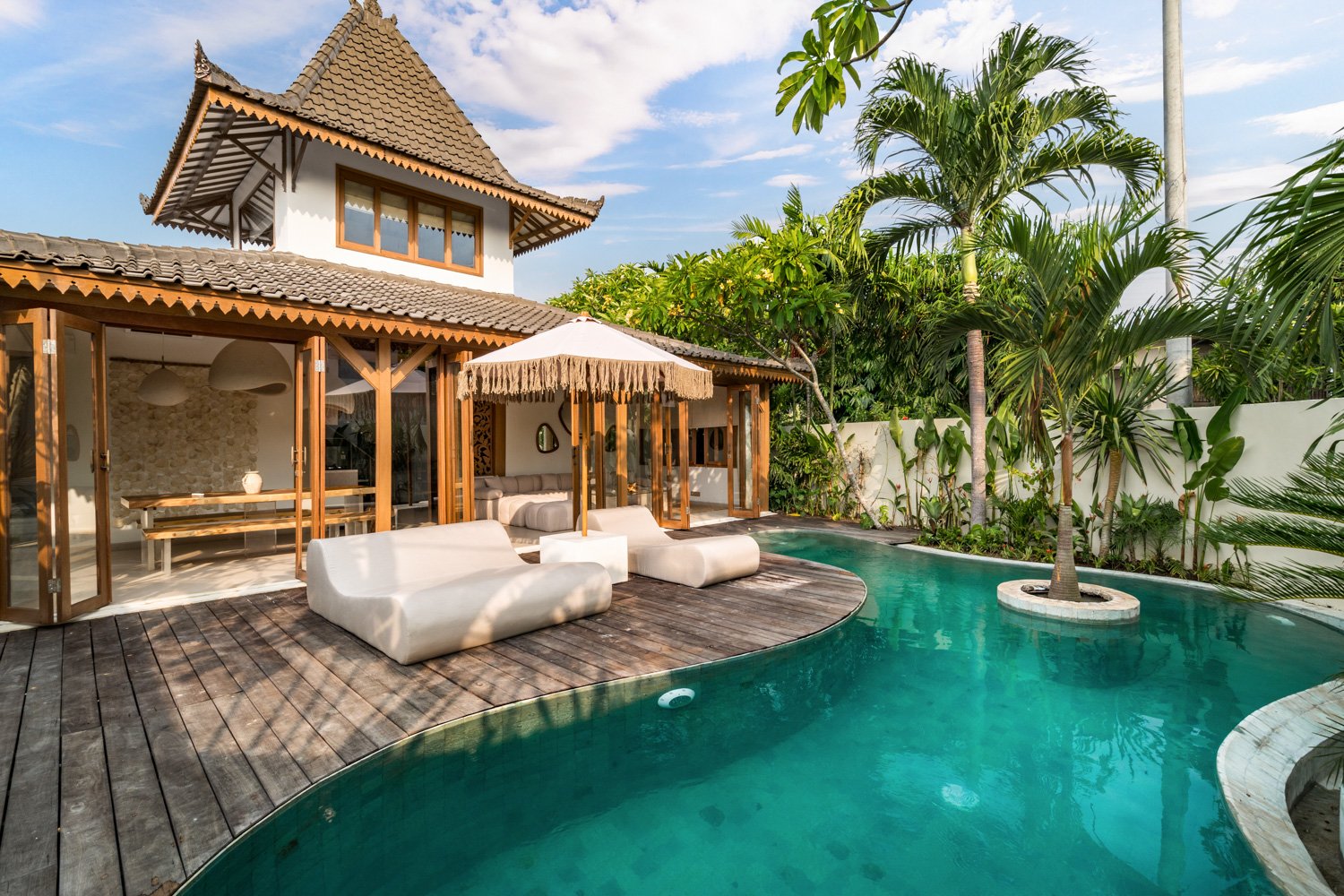 READY NOW 3 BEDROOM VILLA FOR SALE LEASEHOLD IN PERERENAN BE-1455 